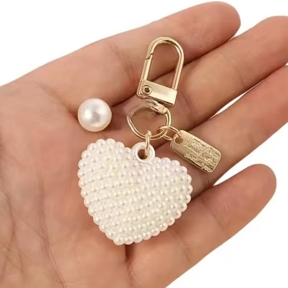 Accessories - Elegant Heart Pearl Keychain, Bag Charm, Pendant, Car Key Accesories Valentines